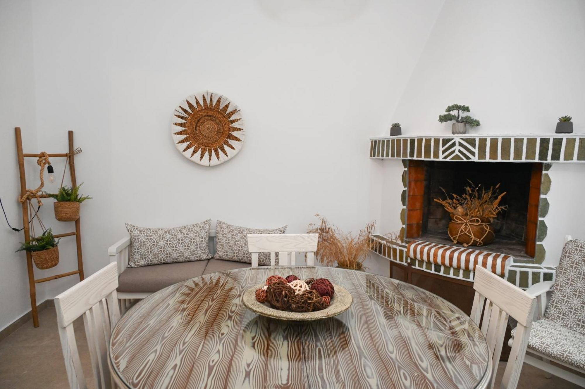 Gemilos Nest Komia